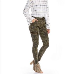 Gianni Bini Camouflage Pants